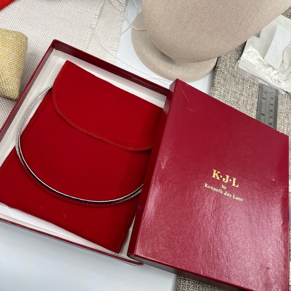 Vintage Kenneth Jay Lane Rhodium-Plated Omega Necklace with Original Box & Pouch - Picture 13 of 17